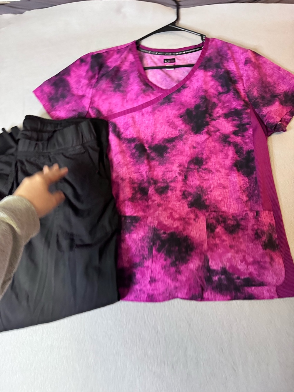 koi Pink and Grey Women’s Scrub Set Size Large